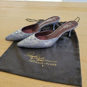 NWT 💎 Donald Pliner Signature Crystal Embellished Kitten Heel Mules